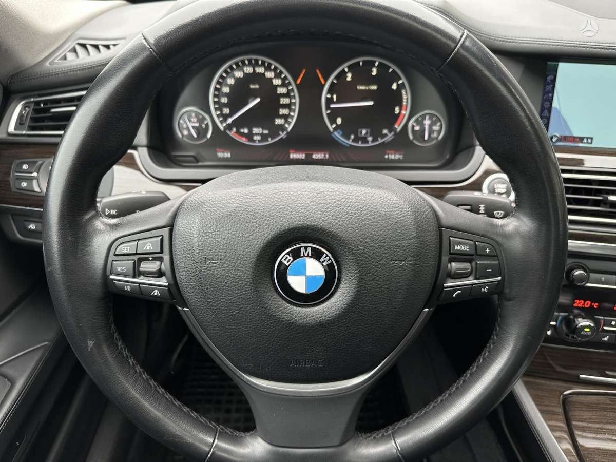 BMW 730, 3.0 l., Седан