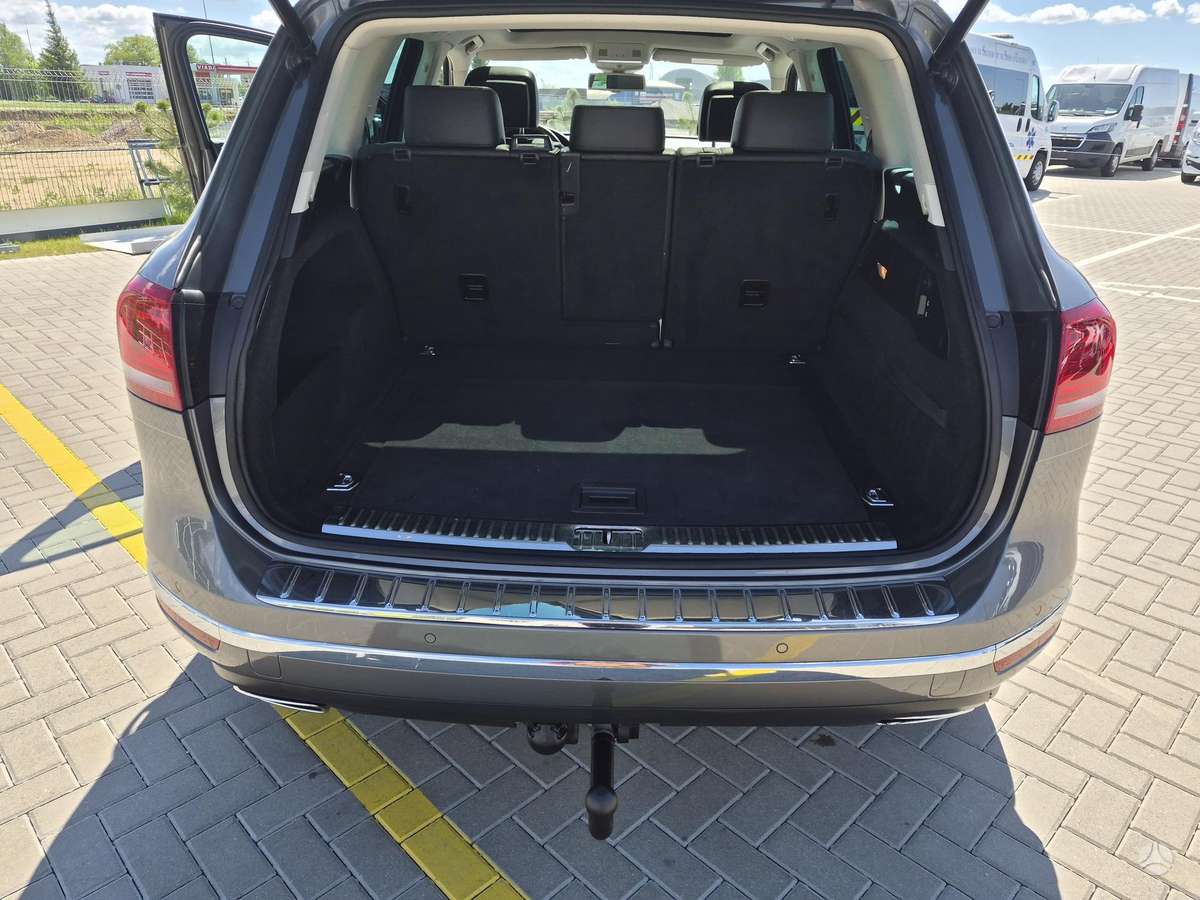 Volkswagen Touareg - 12