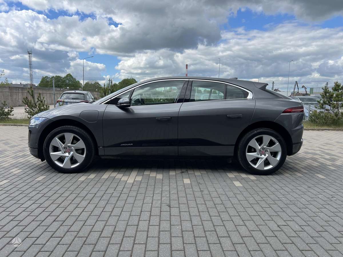 Jaguar I-Pace, off-road / crossover