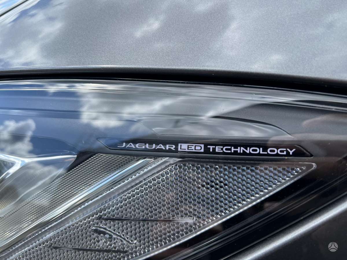 Jaguar I-Pace, off-road / crossover