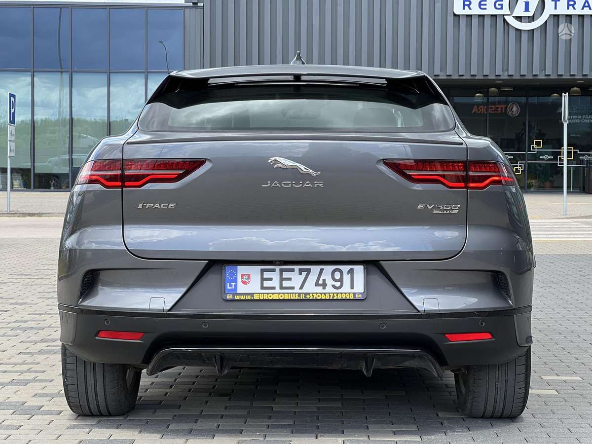Jaguar I-Pace, off-road / crossover
