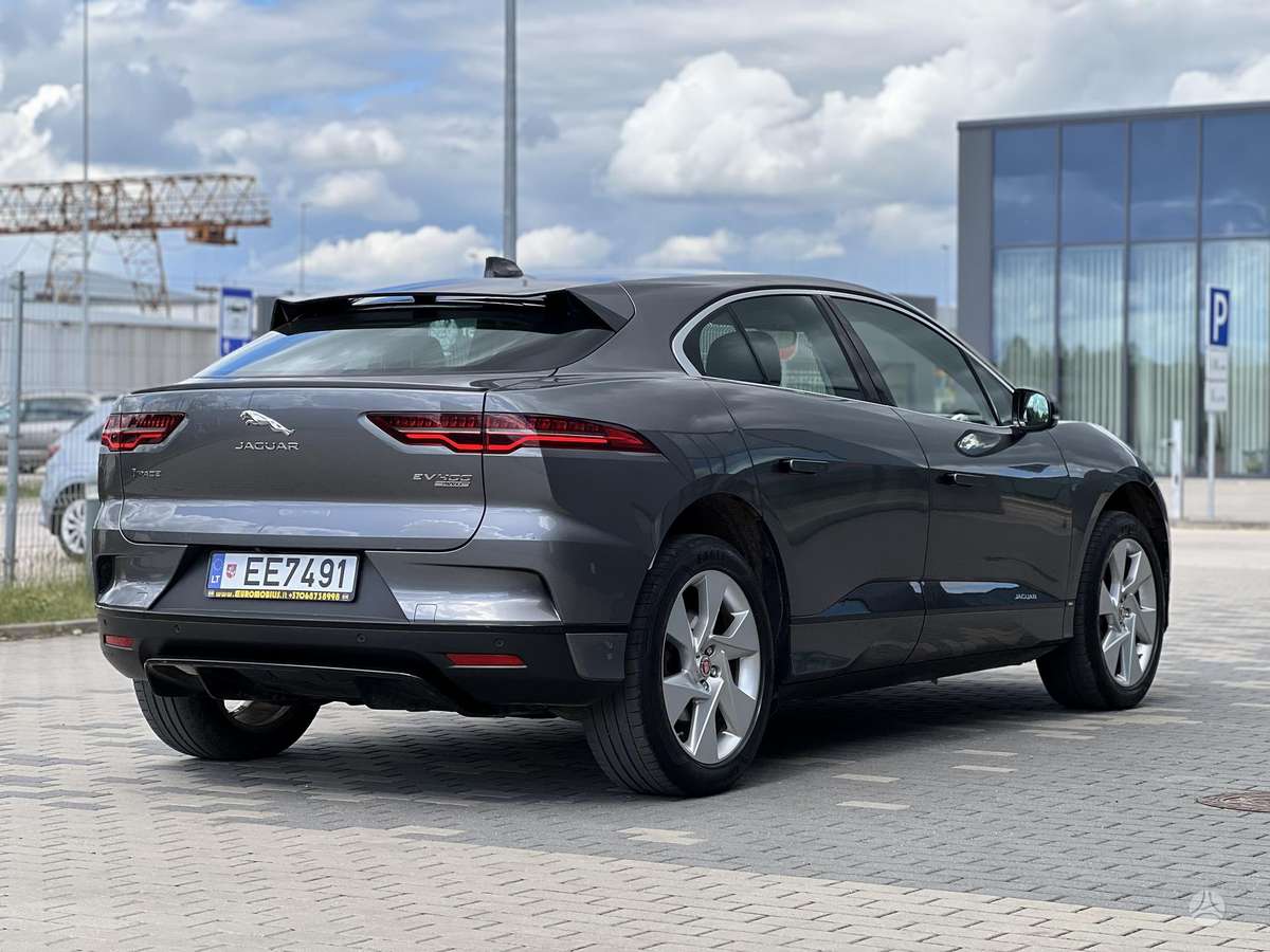Jaguar I-Pace, off-road / crossover