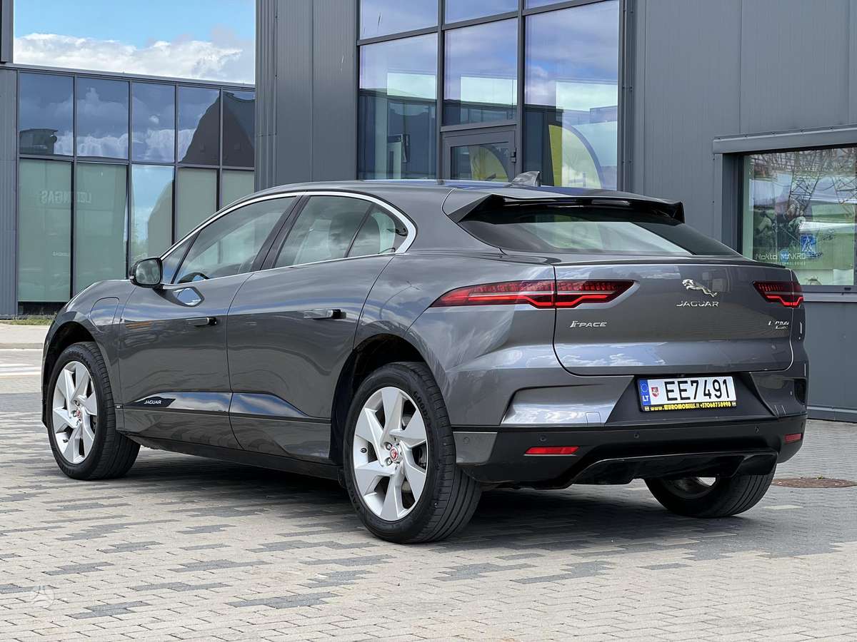 Jaguar I-Pace, off-road / crossover