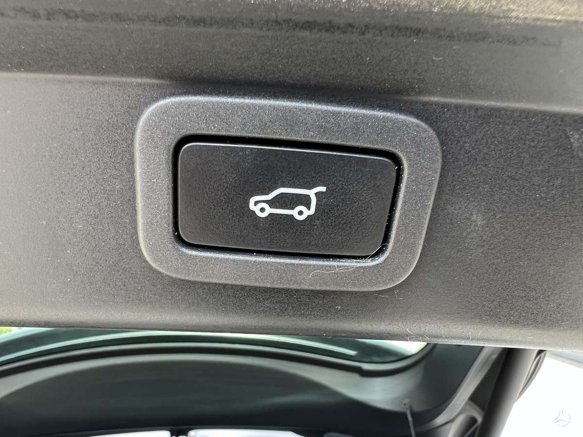 Jaguar I-Pace, off-road / crossover