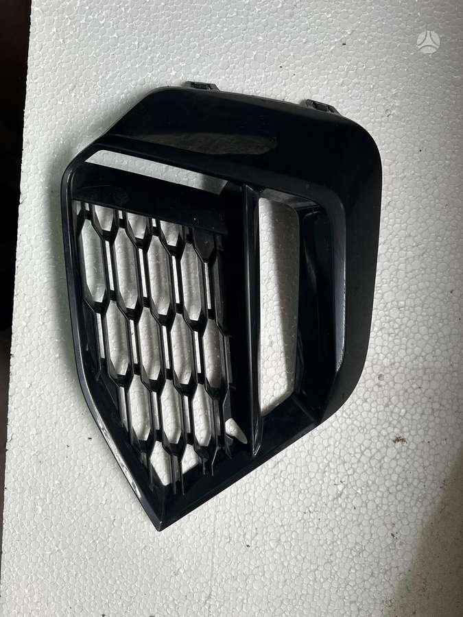 BMW 2 serija apdailos detalės