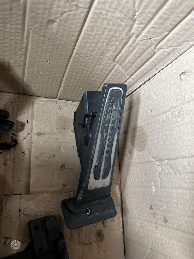 BMW 2 serija apdailos detalės