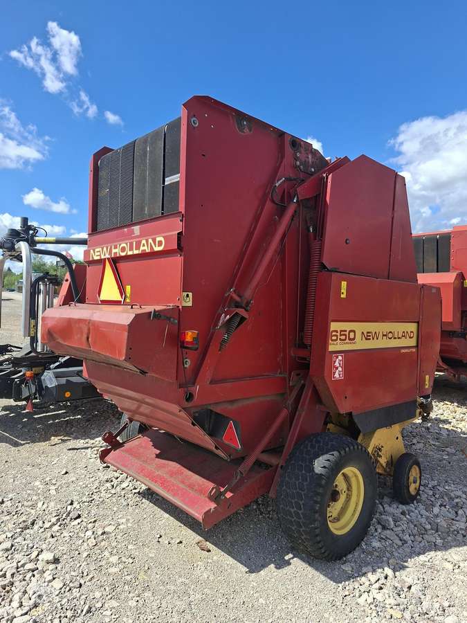 New Holland 650, balers