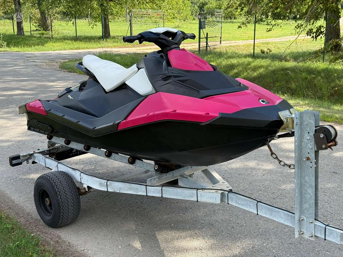 Sea-Doo Spark 2up, водные мотоциклы