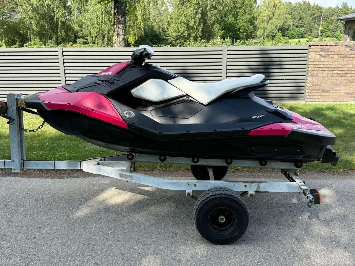Sea-Doo Spark 2up, водные мотоциклы