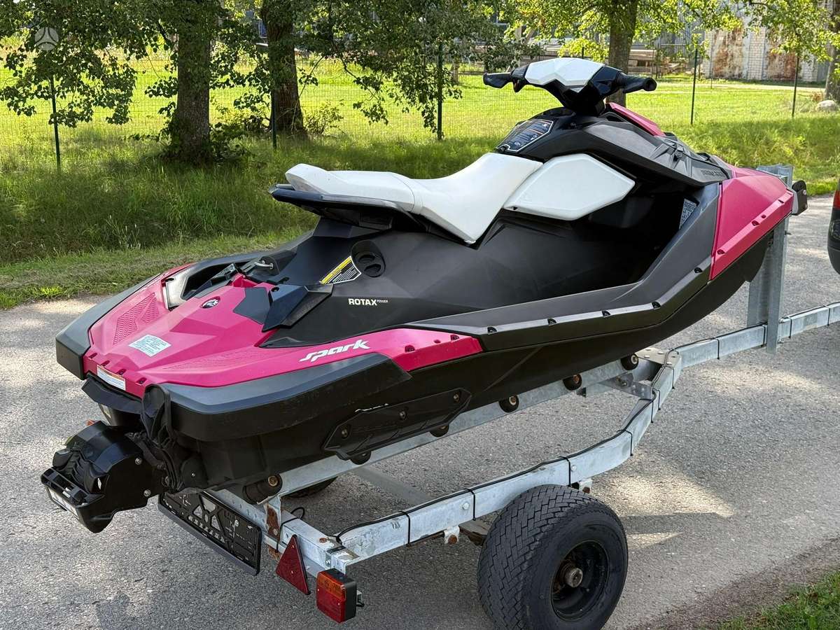 Sea-Doo Spark 2up, водные мотоциклы
