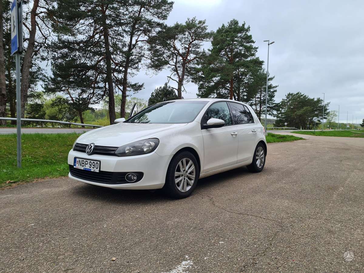 Volkswagen Golf - 1