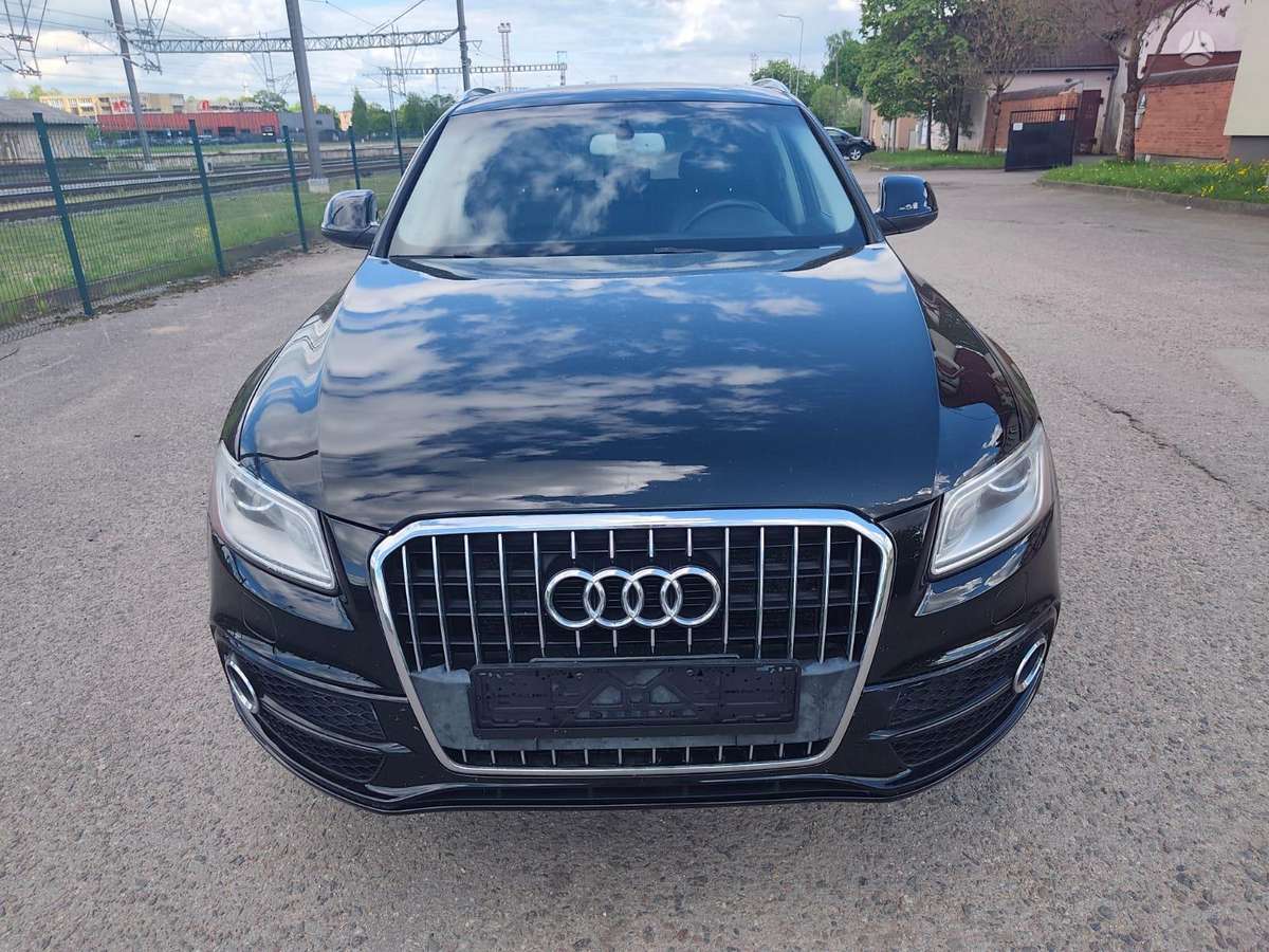 Audi Q5, 3.0 l., off-road / crossover