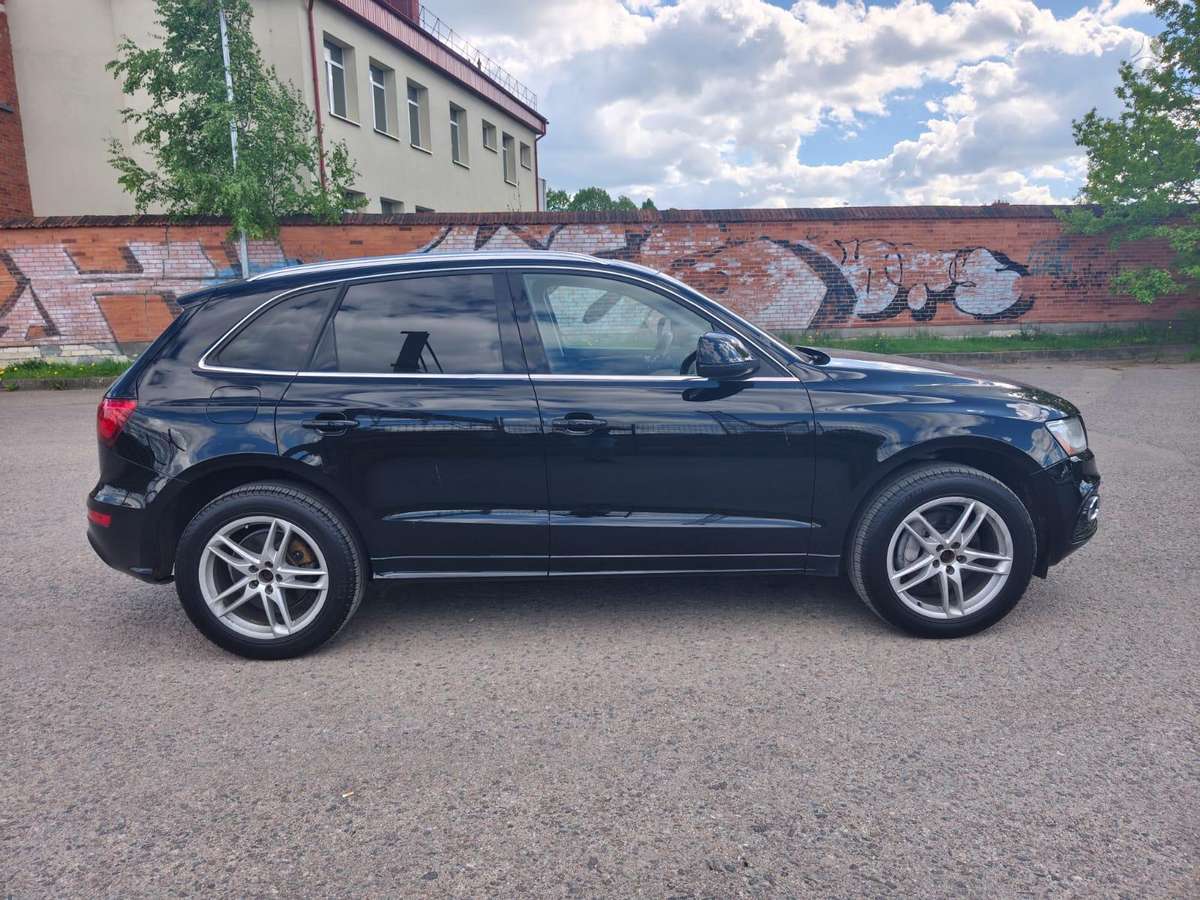 Audi Q5, 3.0 l., off-road / crossover