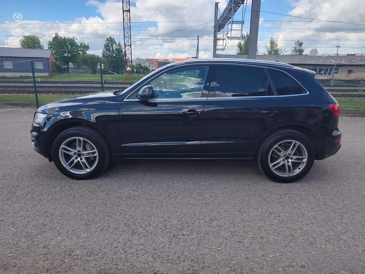 Audi Q5, 3.0 l., off-road / crossover