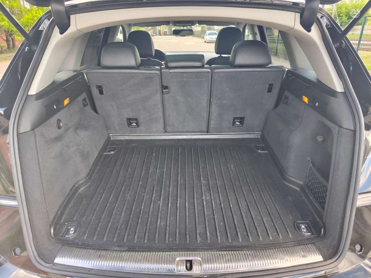 Audi Q5, 3.0 l., off-road / crossover