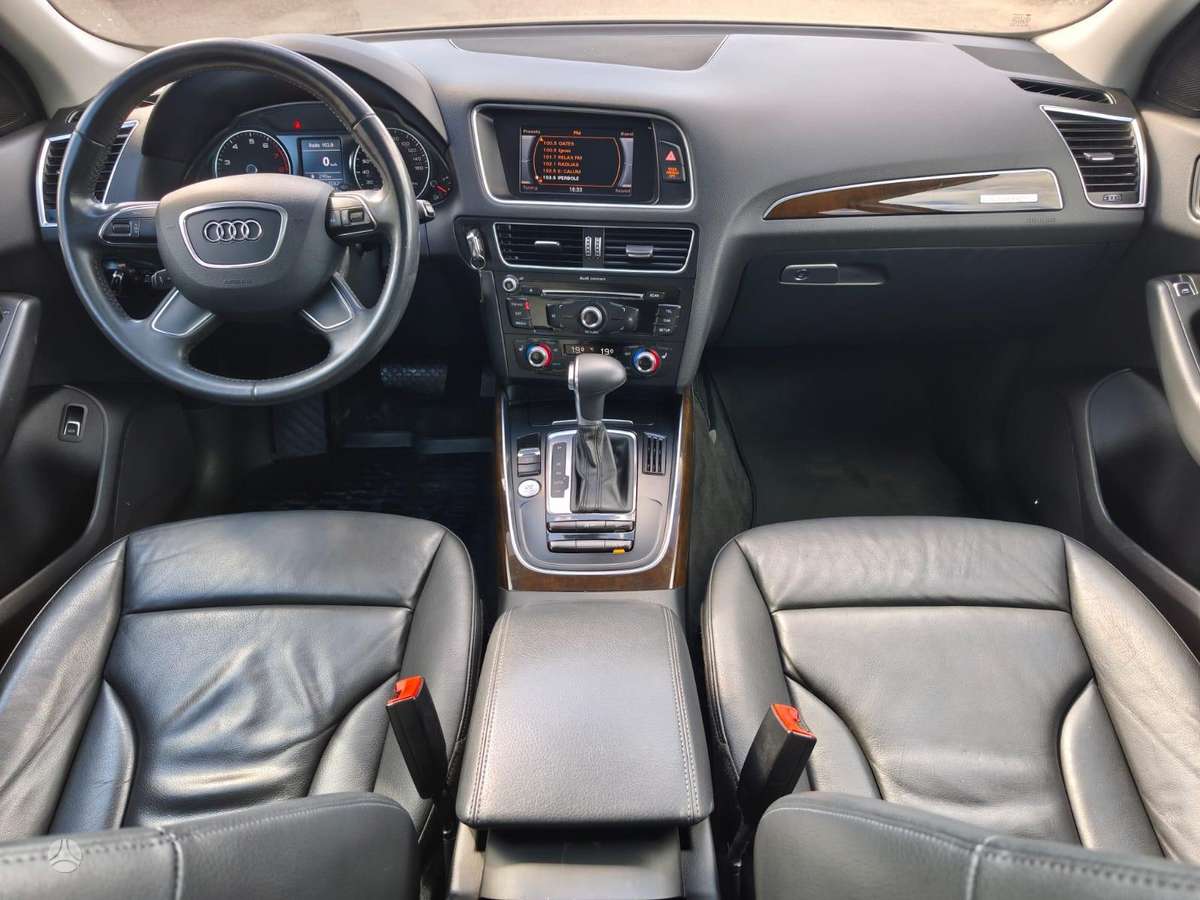Audi Q5, 3.0 l., off-road / crossover