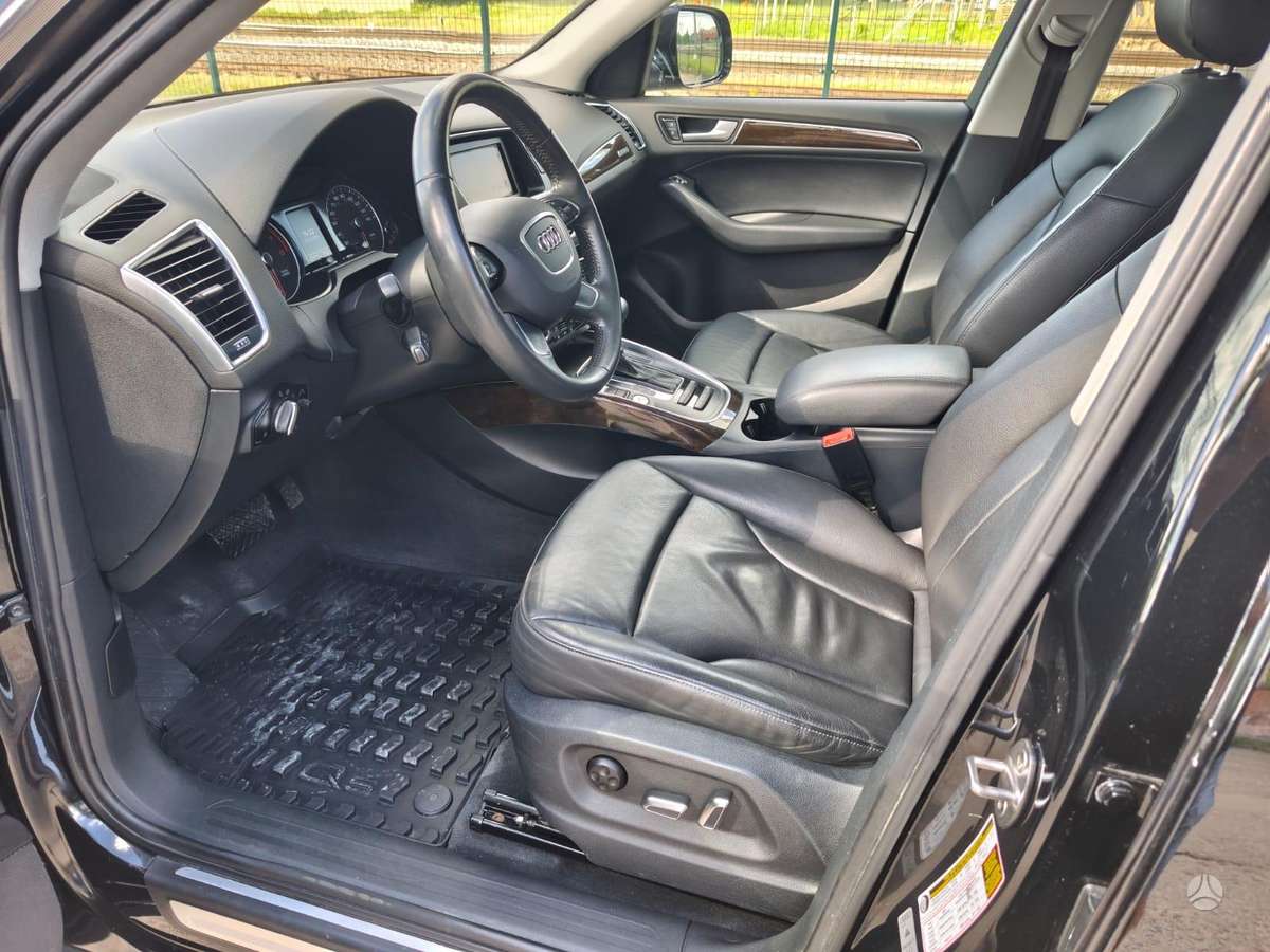 Audi Q5, 3.0 l., off-road / crossover