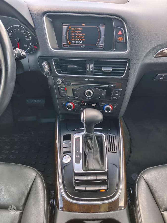 Audi Q5, 3.0 l., off-road / crossover