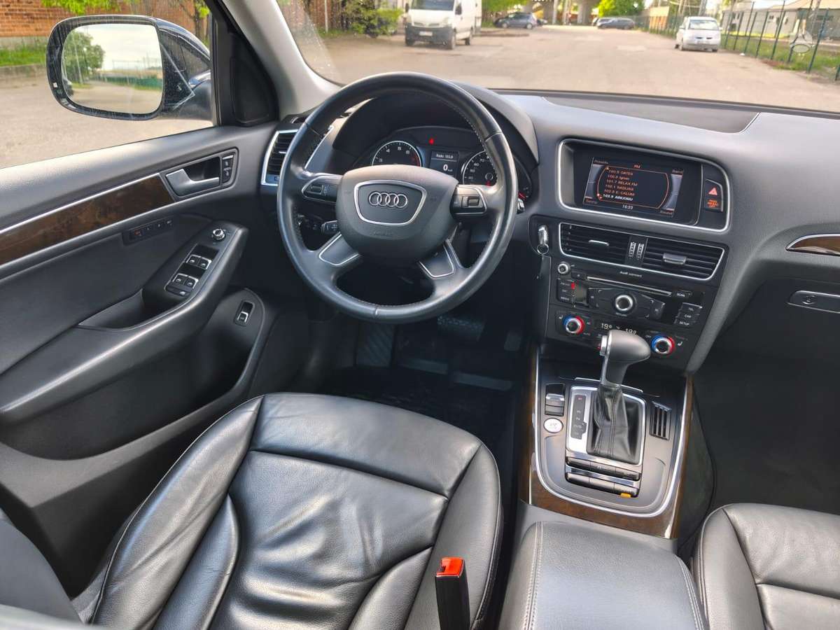 Audi Q5, 3.0 l., off-road / crossover