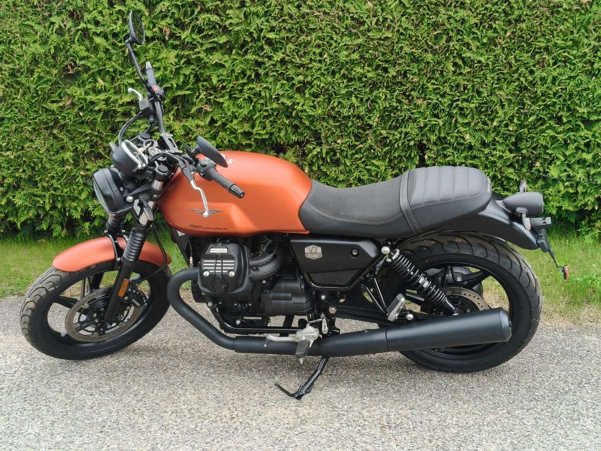 Moto Guzzi V7 853cc, street / classic