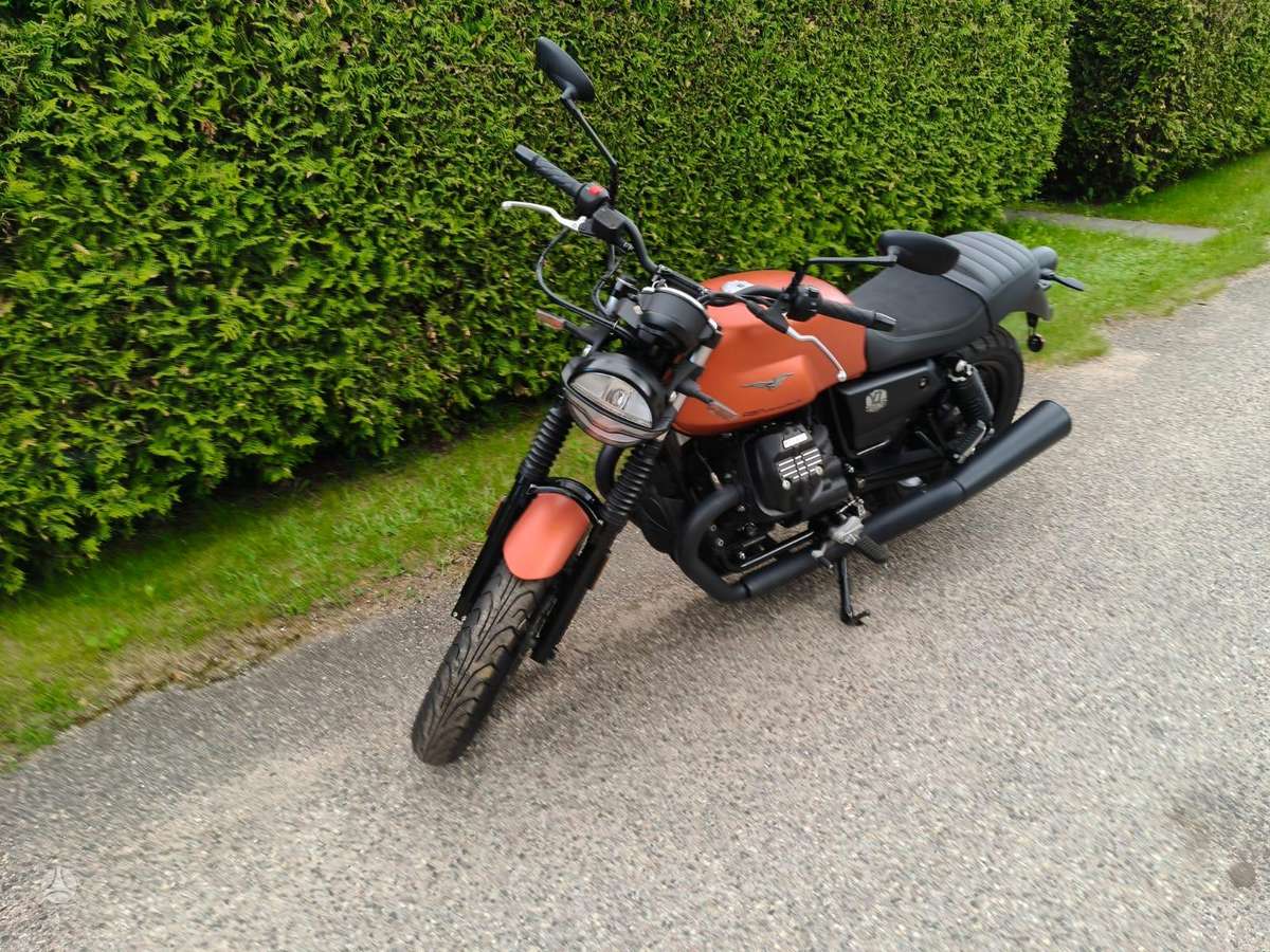 Moto Guzzi V7 853cc, street / classic