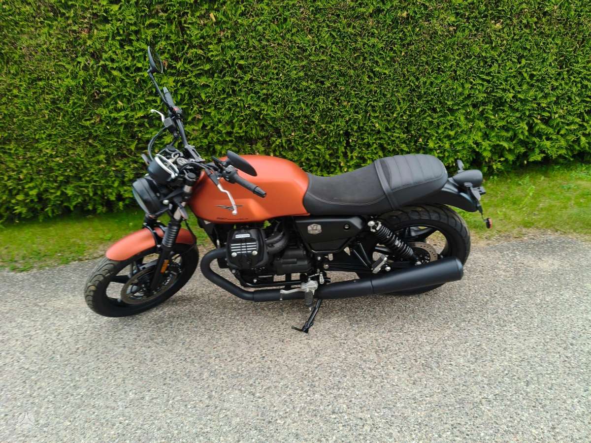 Moto Guzzi V7 853cc, street / classic