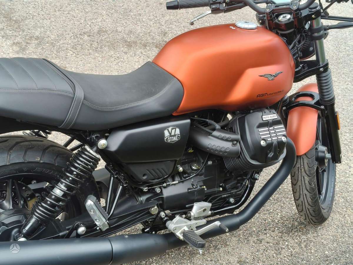 Moto Guzzi V7 853cc, street / classic