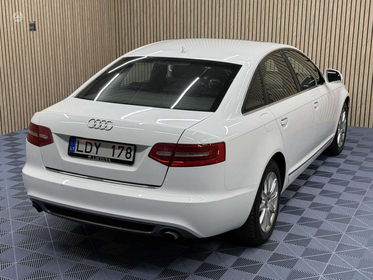 Audi A6, 2.0 l., Седан