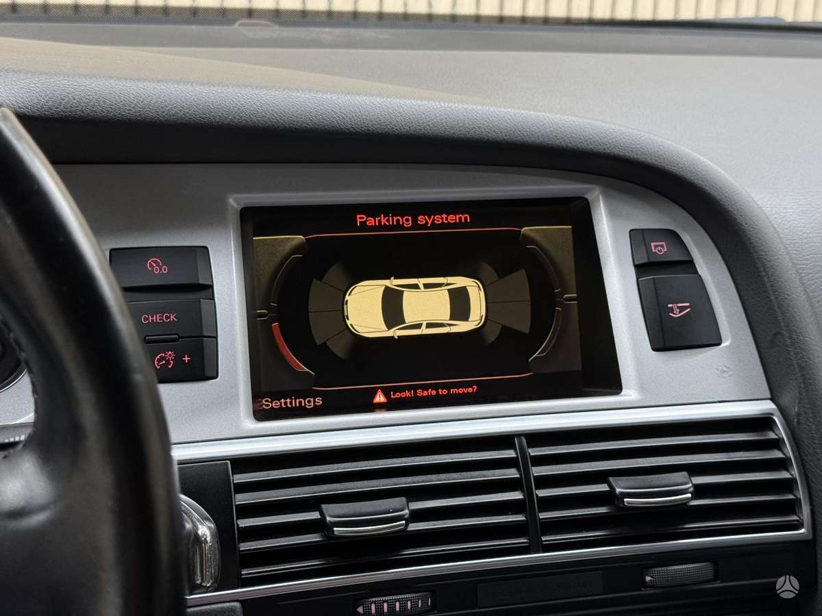 Audi A6, 2.0 l., Седан