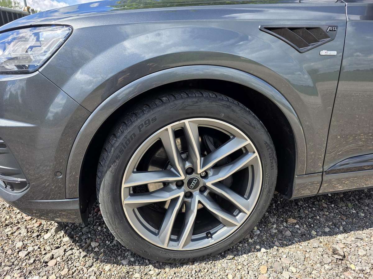 Audi Q7, universalas