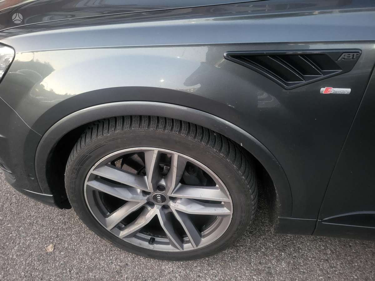 Audi Q7, Универсал