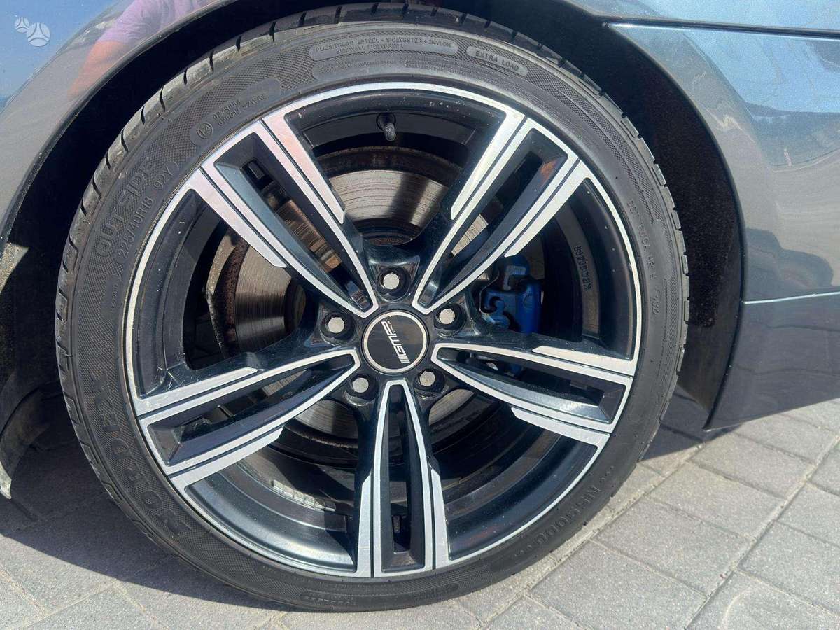 BMW 520, 2.0 l., Седан