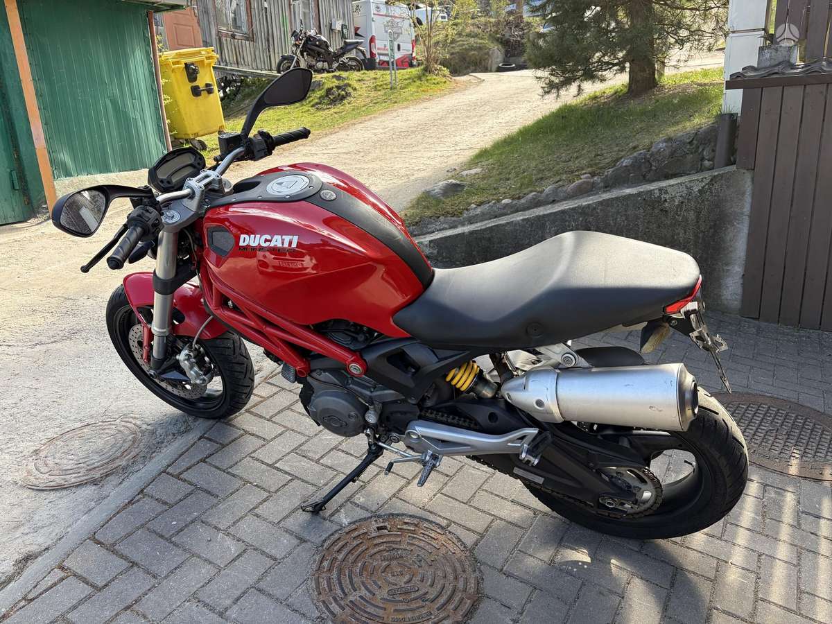 Ducati Monster 696cc, street / classic