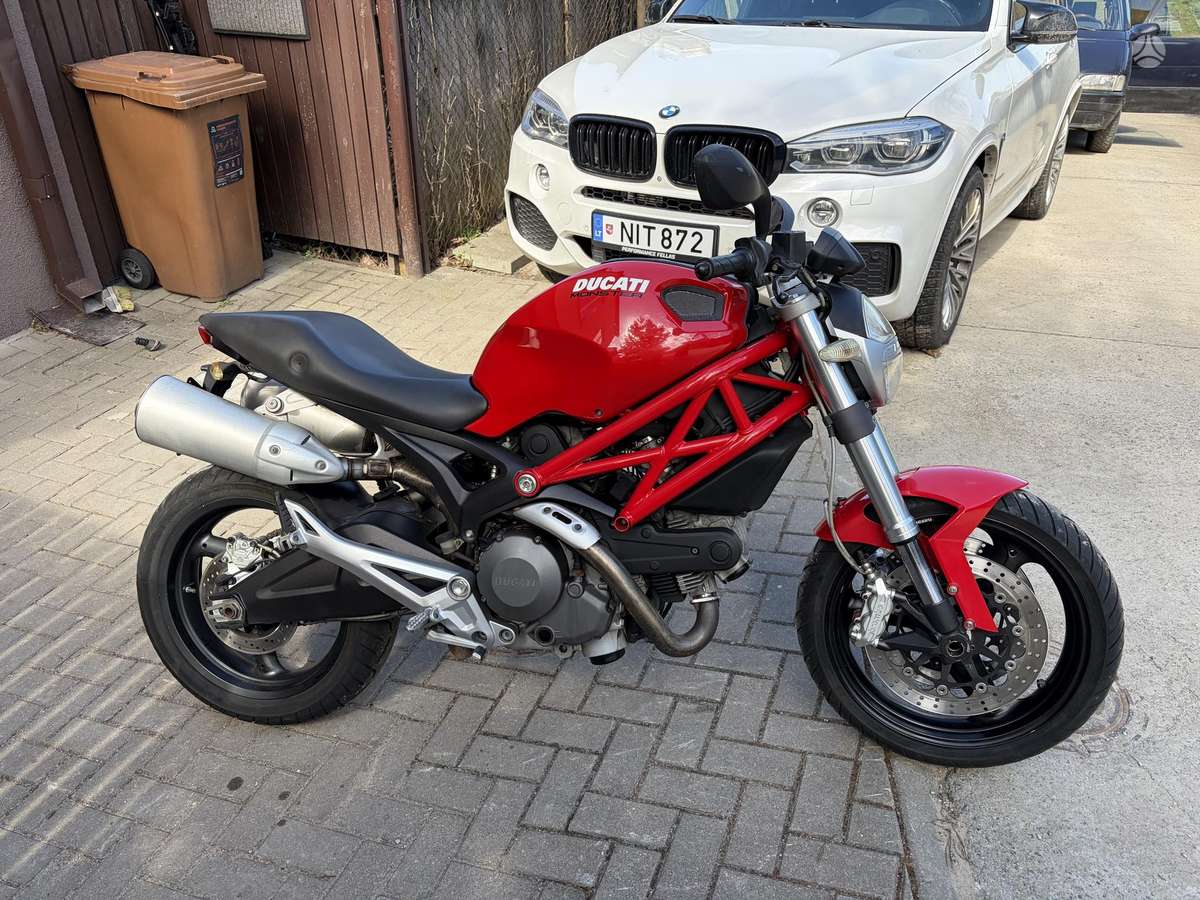 Ducati Monster 696cc, street / classic