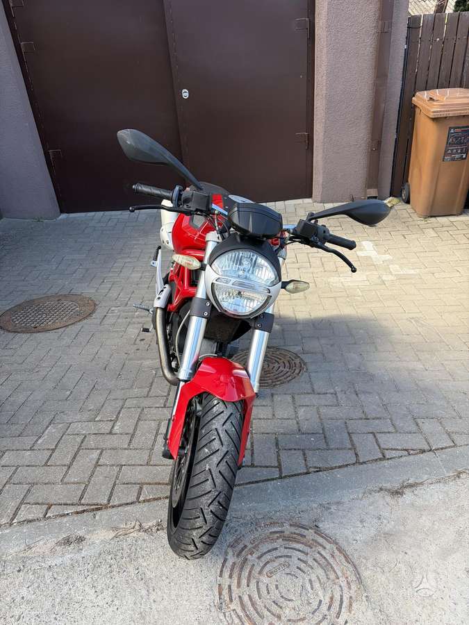 Ducati Monster 696cc, street / classic
