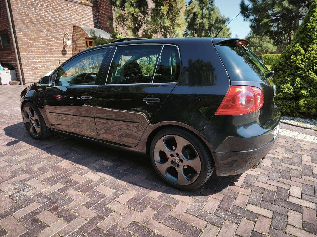 Volkswagen Golf - 8