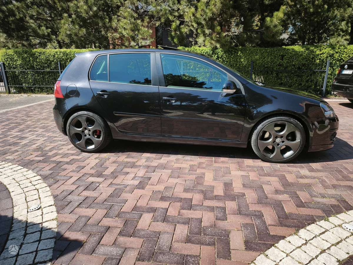 Volkswagen Golf - 6