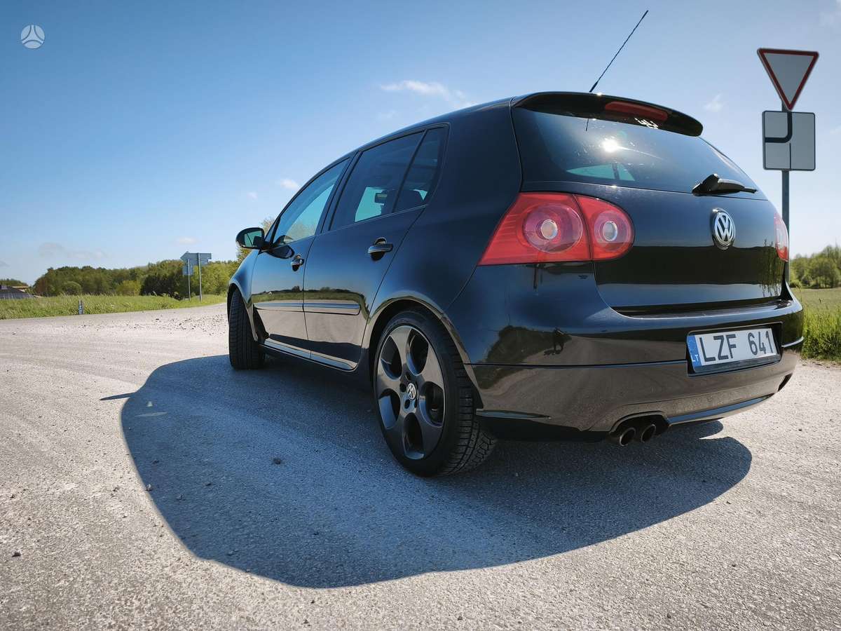 Volkswagen Golf - 5