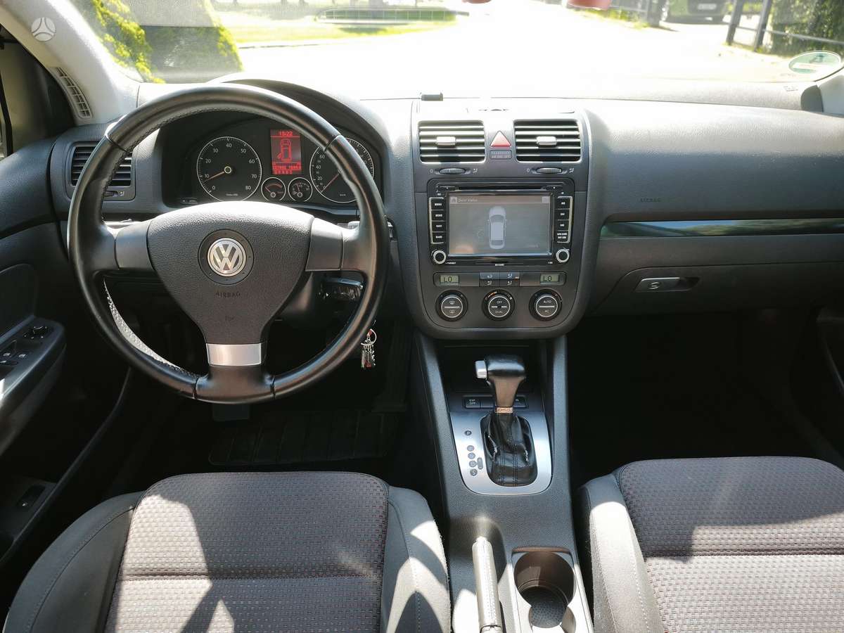 Volkswagen Golf - 9