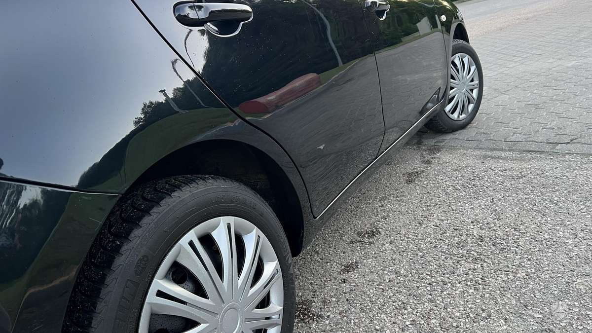 Nissan Micra, 1.2 l., hatchback