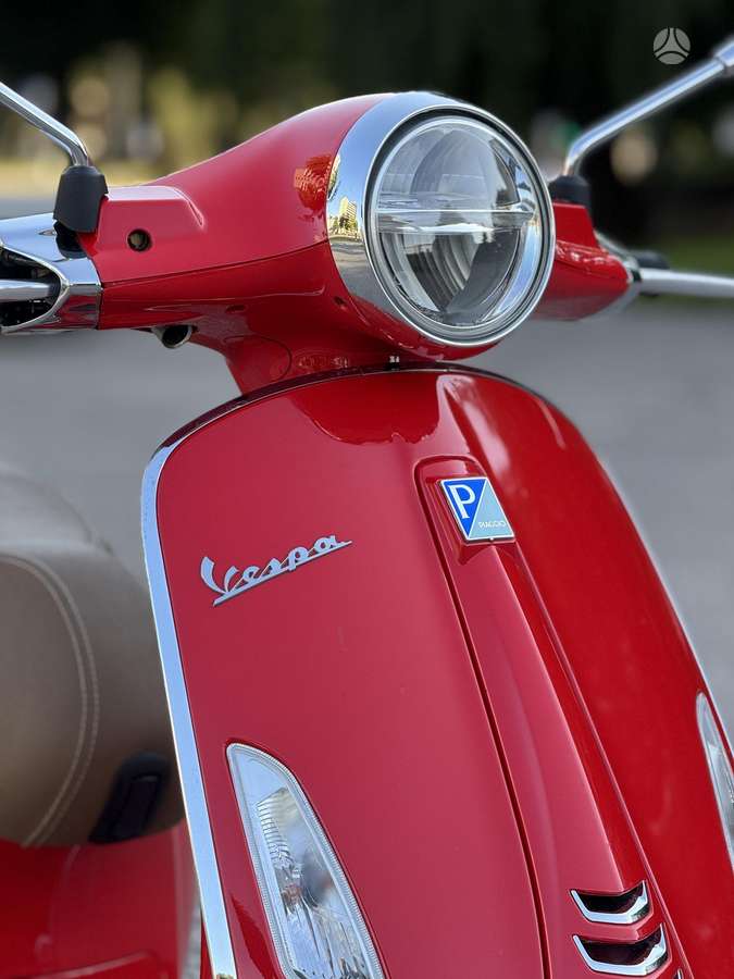 Piaggio Vespa, scooters / mopeds