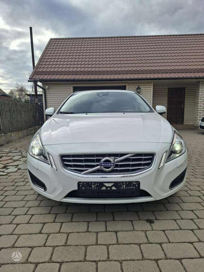 Volvo V60, 2.0 l., hatchback