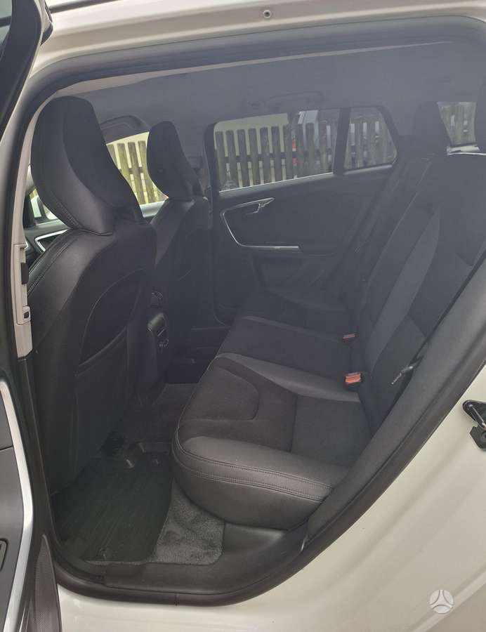 Volvo V60, 2.0 l., hatchback