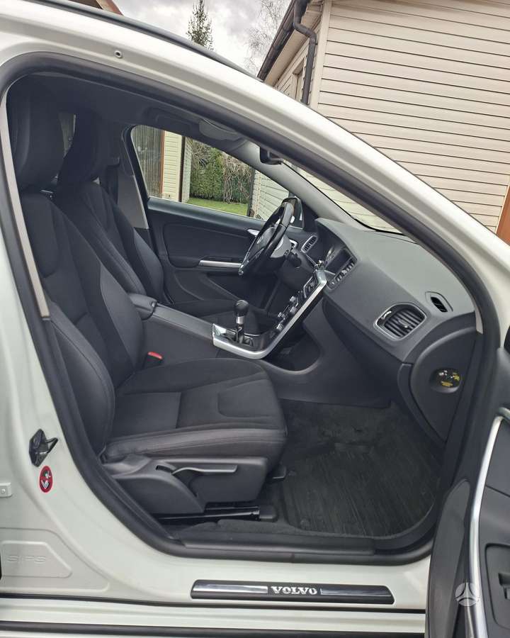 Volvo V60, 2.0 l., Хэтчбек