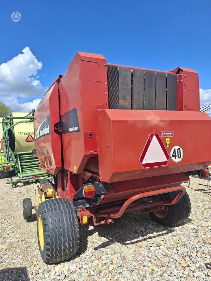 New Holland BR740, presai