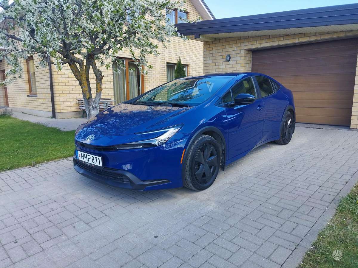 Toyota Prius - 3