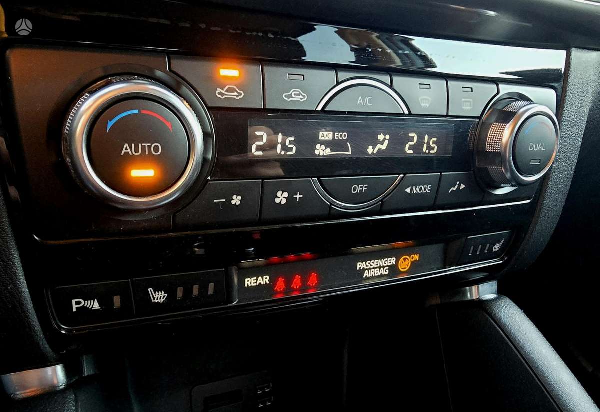Mazda CX-5, 2.2 l., off-road / crossover