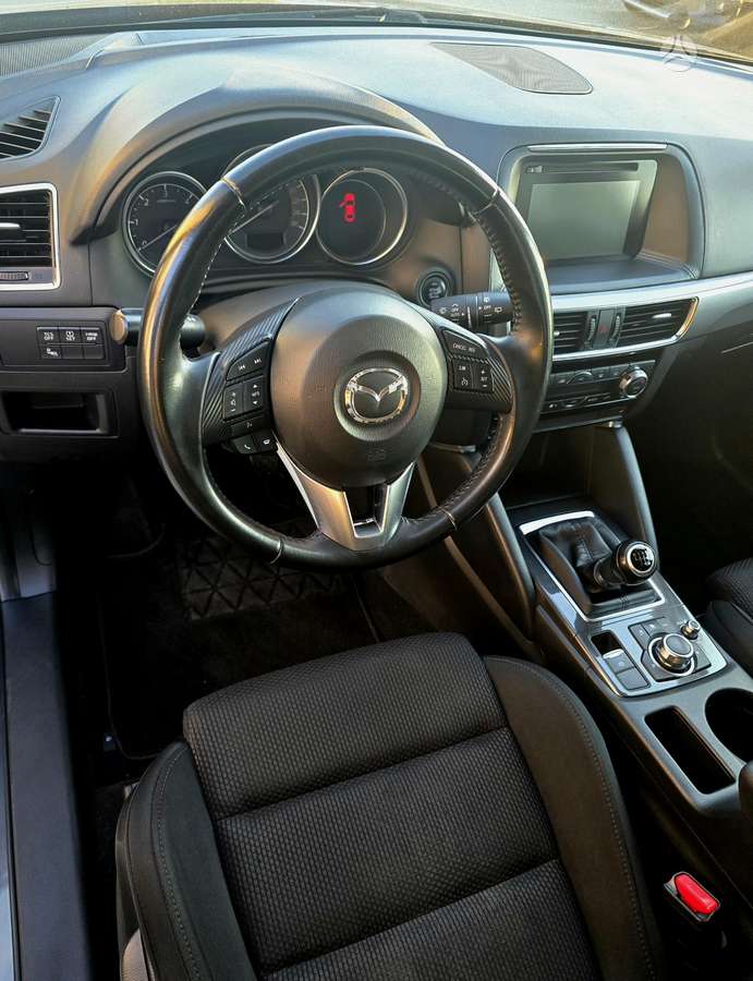 Mazda CX-5, 2.2 l., off-road / crossover