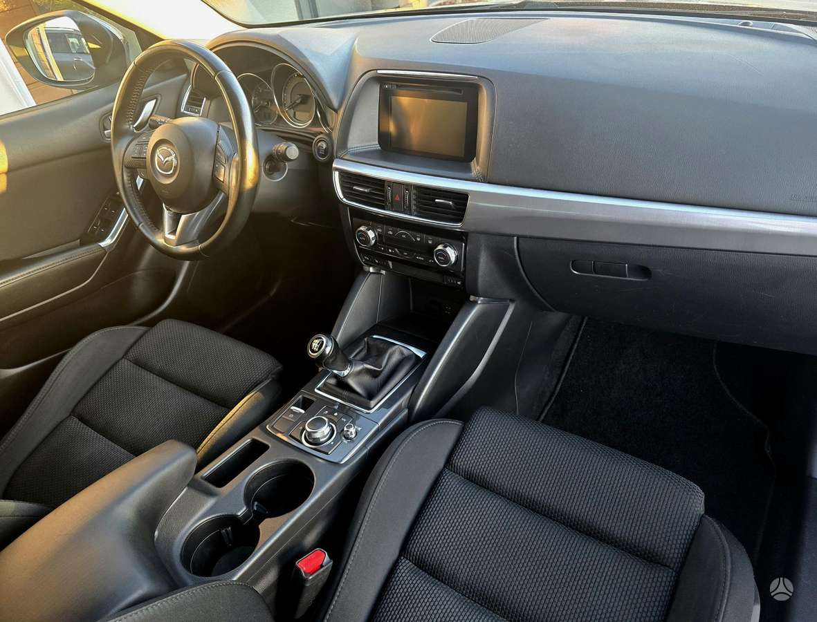 Mazda CX-5, 2.2 l., off-road / crossover