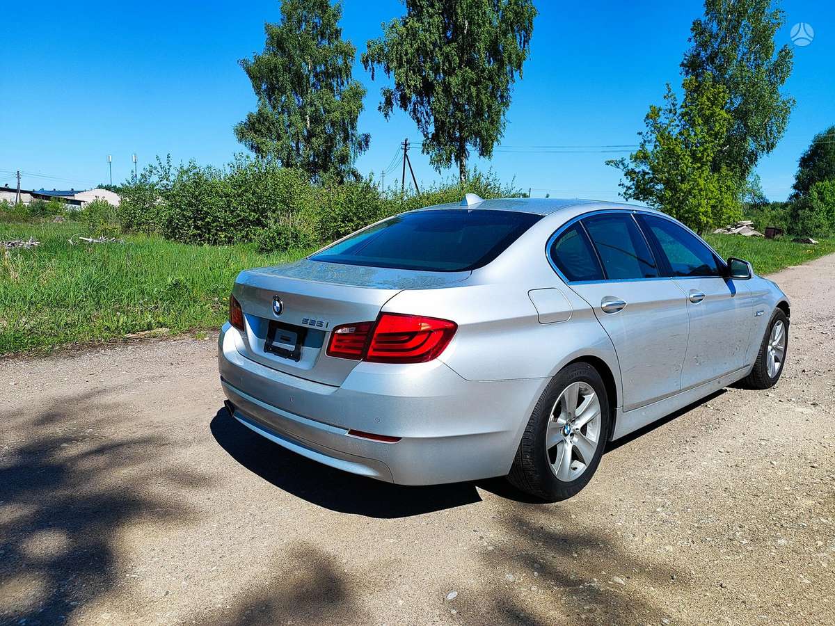 BMW 528, 3.0 l., Седан